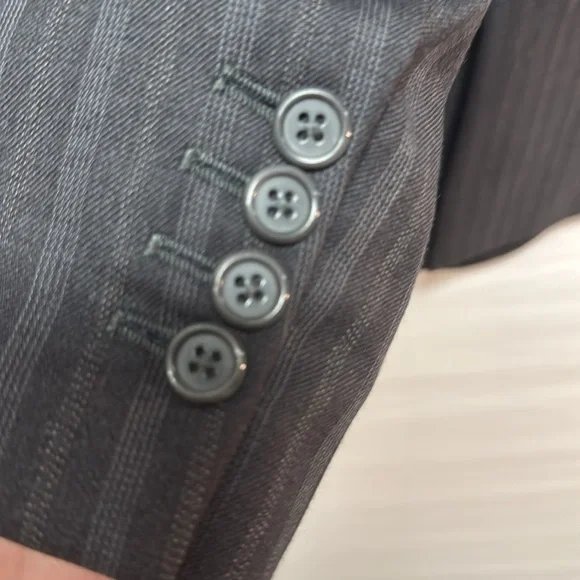 Bespoke Black Pinstripe Men's Suit
Check measurements in photos - Picture 7 of 17